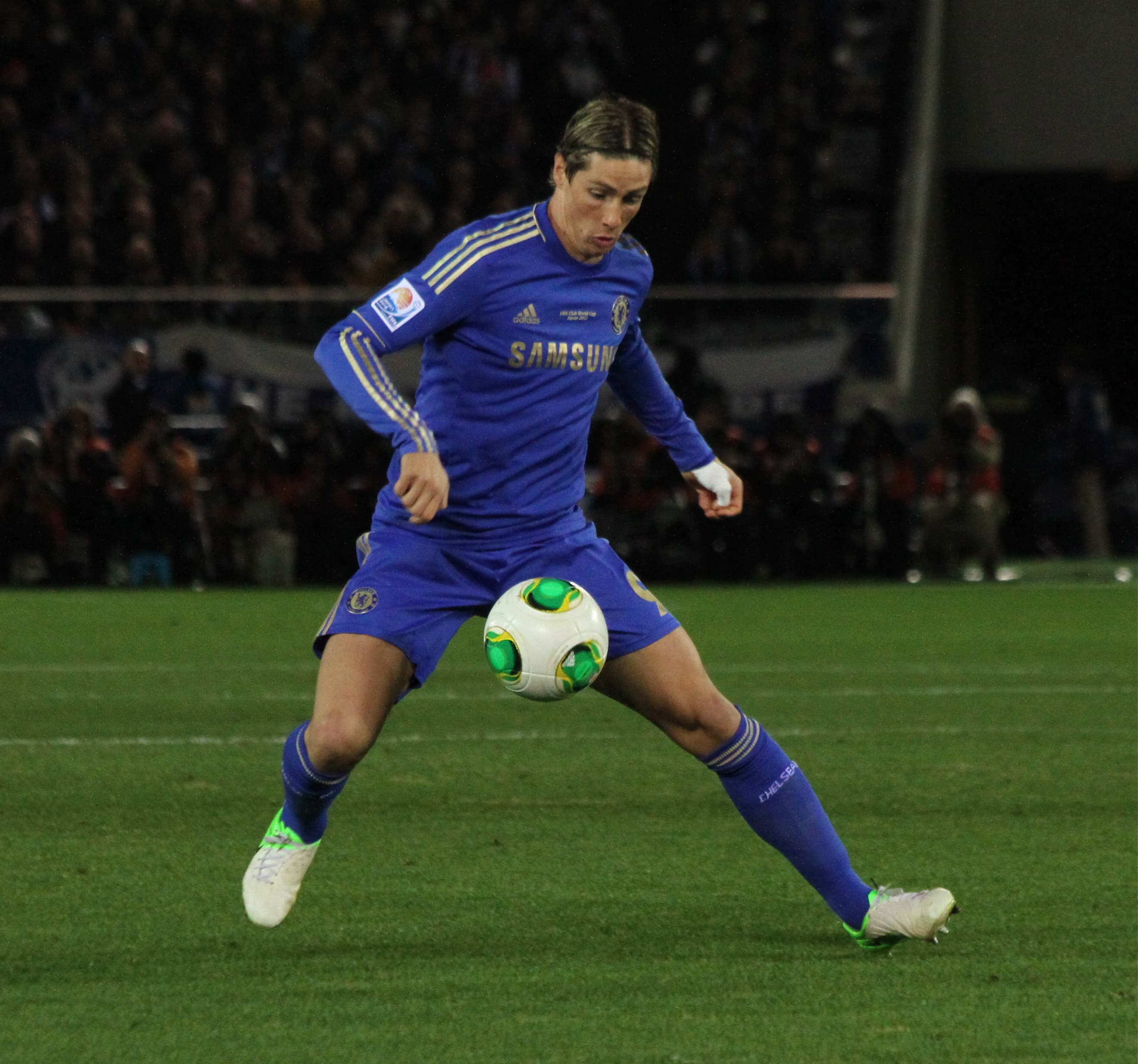 Fernando Torres glides into the box searching for a decisive touch in the Club World Cup.
